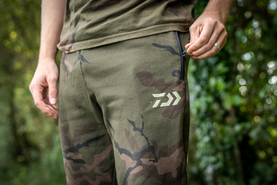Daiwa Carp Camo Jogger <span>| Jogginghose | lang | green camo</span> Daiwa Carp Camo Jogger <span>| Jogginghose | lang | green camo</span>