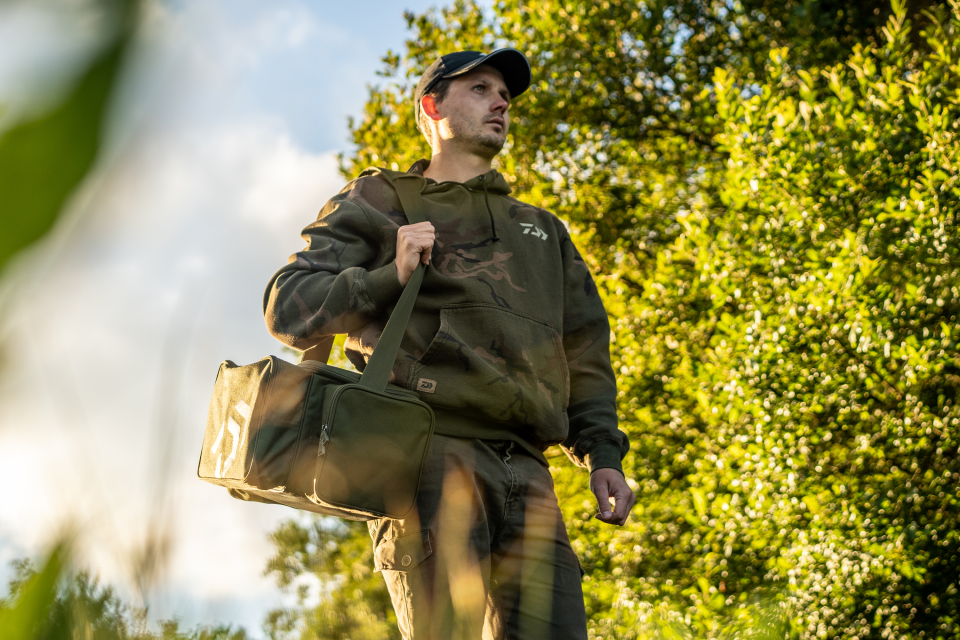 Black Widow Compact Tackle Bag <span>| Karpfentasche | kompakt</span>